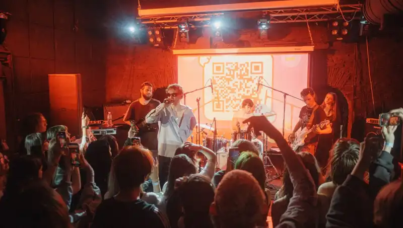 Savaş Ortasında Sanat: Şehirdeki Çatışmaların Ardında Konser Coşkusu