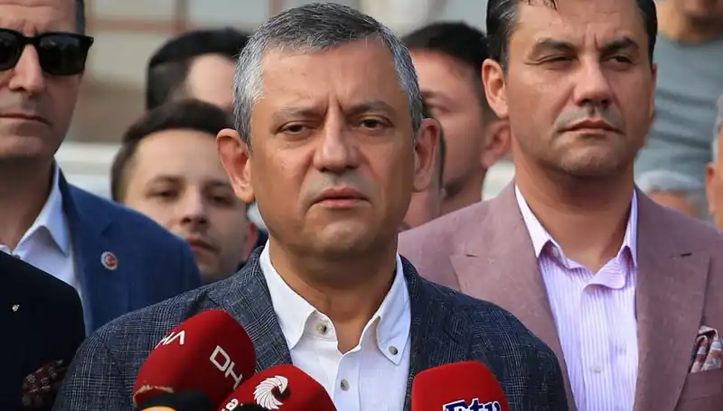 Özgür Özel'den Dikkat Çeken Bayram Açıklaması: 'Bu Bayram Bize Bayram Gibi Gelmedi!'