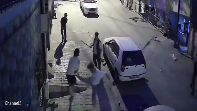 Başakşehir'de Taşlı Sopalı Kavga: Mahallede Panik Yaratan Olay