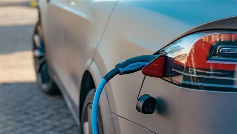 Elektrikli Araç Satışları Altı Ayda Rekor Kırdı: 9.1 Milyon Satış!