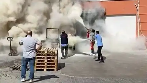 AVM Depolarında Yangın Paniği: Alışveriş Merkezleri Güvenli mi?
