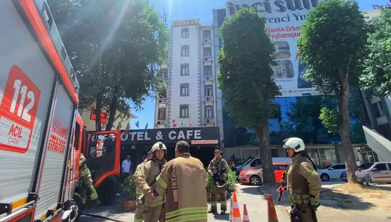 Fatih'te Otel Yemekhanesinde Korkutan Yangın: Can Kaybı Yok