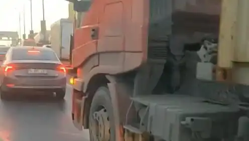 D-100'de Yol Verme Kavgası: TIR ile Yaşanan Ani Gerginlik