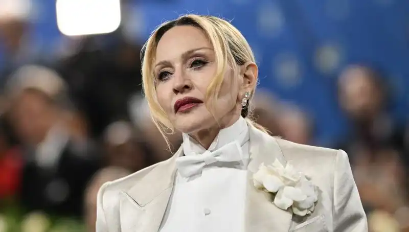 Madonna'nın Diyeti: Kanserle Mücadelede Tartışmalı Bir Yöntem Mi?