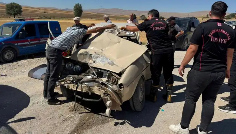 Kahramanmaraş’ta Kamyonet ve Otomobil Çarpıştı: Kaza Anının Gözde Tanığı