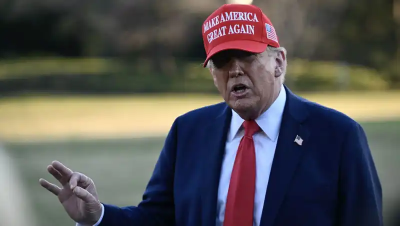 Trump, Ukrayna Krizinde Kendini Övgüyle Anarak Savaş Tehditlerine Dikkat Çekti
