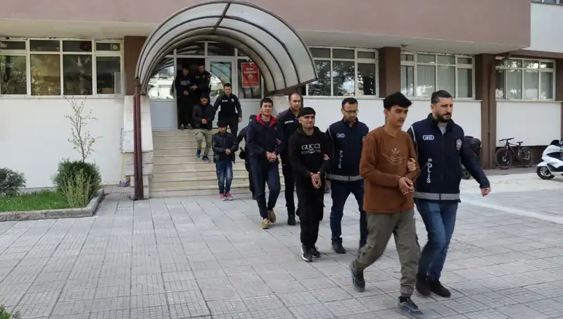Edirne ve Kırklareli'nde Düzenlenen Kaçak Göçmen Operasyonları: Neler Oluyor?
