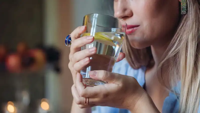 Aç Karnına 1 Litre Su İçmenin Beklenmedik Faydaları
