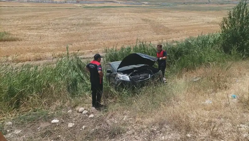 Otomobilin Şarampole Uçması: İki Kişi Yaralandı!