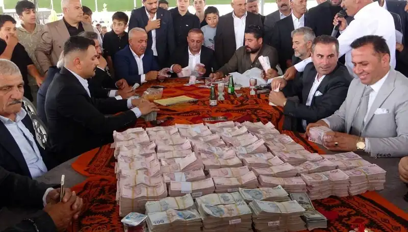İnanılmaz Aşiret Düğünü: Geline 1,5 Kilo Altın, Dama 7,5 Milyon TL Hediye