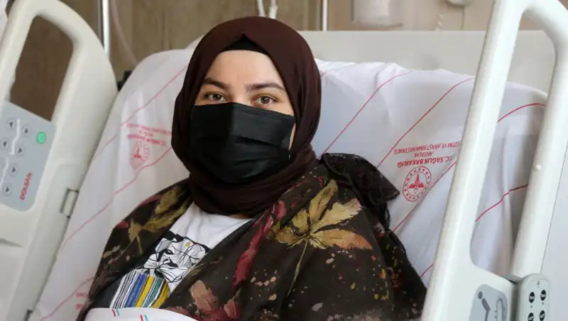 Bitki Çayları Karaciğeri Bitiren Genç Kadın Nakil ile Hayata Tutundu
