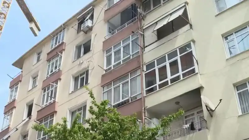 İstanbul'da Kolonları Patlayan Site Boşaltıldı: 96 Daire Krizle Karşı Karşıya