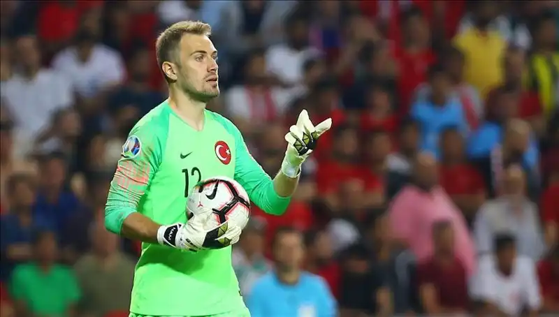 Milli Kaleci Mert Günok Futboldan Emekli Olacağı Yaşı Açıkladı!