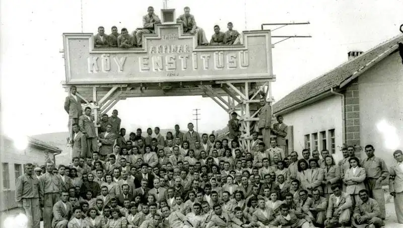 17 Nisan: Köy Enstitüleri'nin Kuruluş Yıldönümünde Eğitimin Önemi