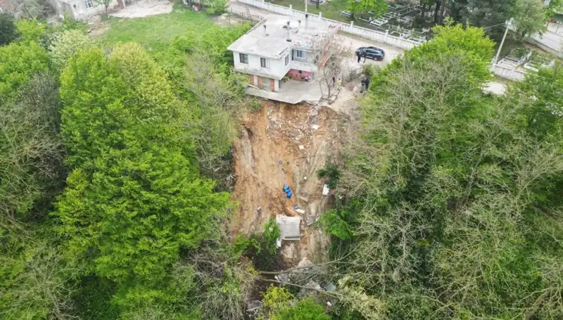 Dışarı Çıkan Adam, Şaşırtan Manzarayı Gördüğünde Gözlerine İnanamadı