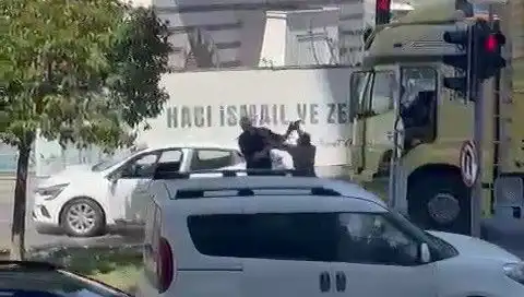 İstanbul Trafiğinde Çekiçli Dehşet: Olayın Perde Arkası Ne?