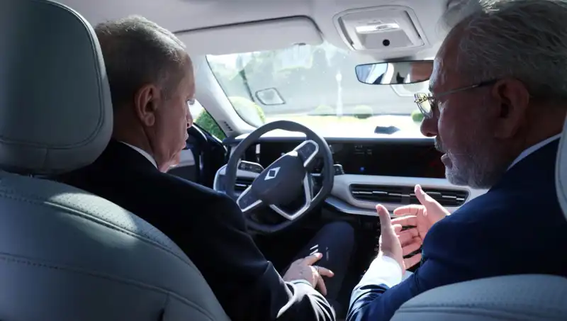 Cumhurbaşkanı Erdoğan, Togg'un Yeni Modeliyle Geleceğin Otomobilini Denedi