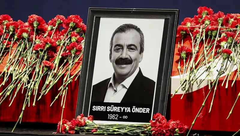Meclis'teki Sırrı Süreyya Önder Anması: Hatıralar ve Duygular Yeniden Canlandı