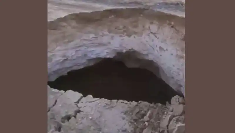 Aksaray'da Gizemli Obruk: Yeni Bir Doğa Olayı mı?