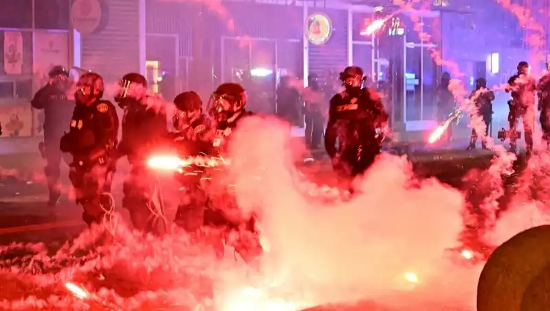 Los Angeles'taki Protestolar: ABD Genelinde Isyanın Alevlenmesi