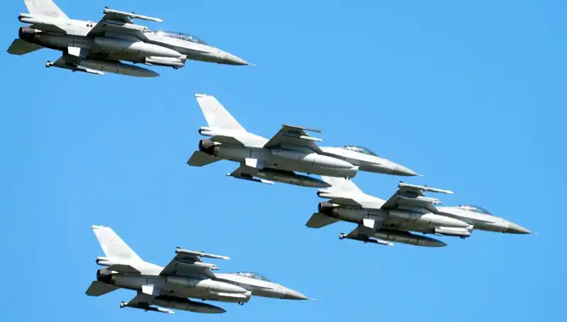 ABD, Ukraynalı Pilotları 310 Milyon Dolarla F-16 Eğitimi İçin Hazırlıyor