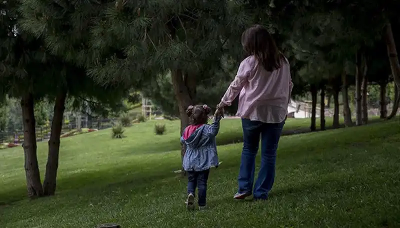 Yargıtay'dan Tarihi Koruyucu Aile Kararı: Sadece İki Görüşme Hakkı