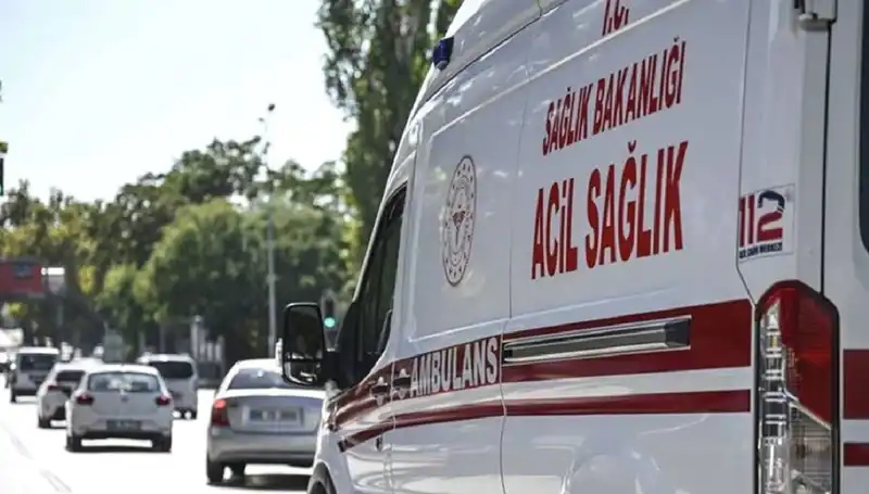 Mangalda Pul Biber Yakan İki Komşu, Apartmanı Tahliye Ettirdi!