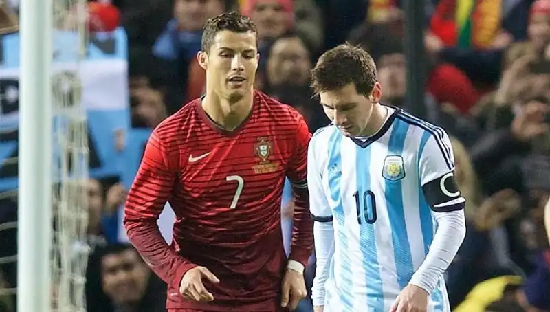 Ronaldo, Messi’yi Geride Bıraktı: Futbolun İki Efsanesi Arasındaki Rekabet