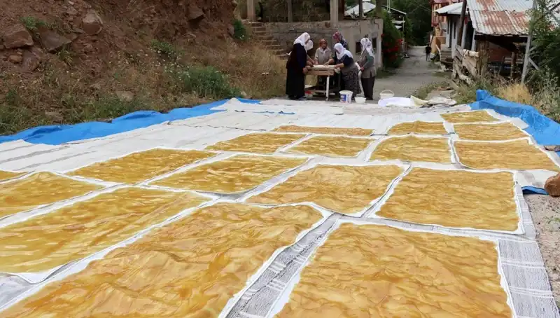 Kış Sofralarını Şenlendiren Geleneksel Odun Ateşi Kazanları