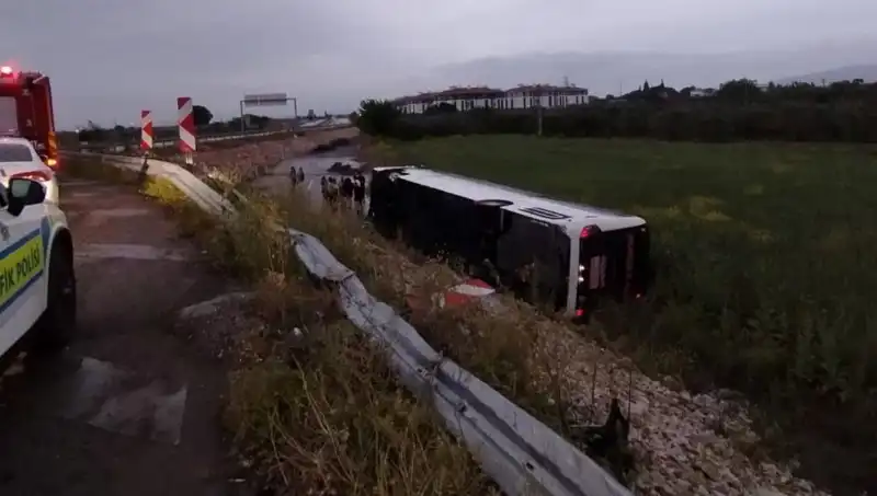 Manisa'da Yolcu Otobüsü Kazası: Yaralılar ve Olayın Ayrıntıları