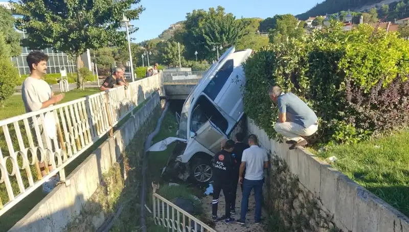 Muğla'da Direksiyon Sarsıntısıyla Gelen Talihsiz Kaza: Olayın Ardındaki Gerçekler
