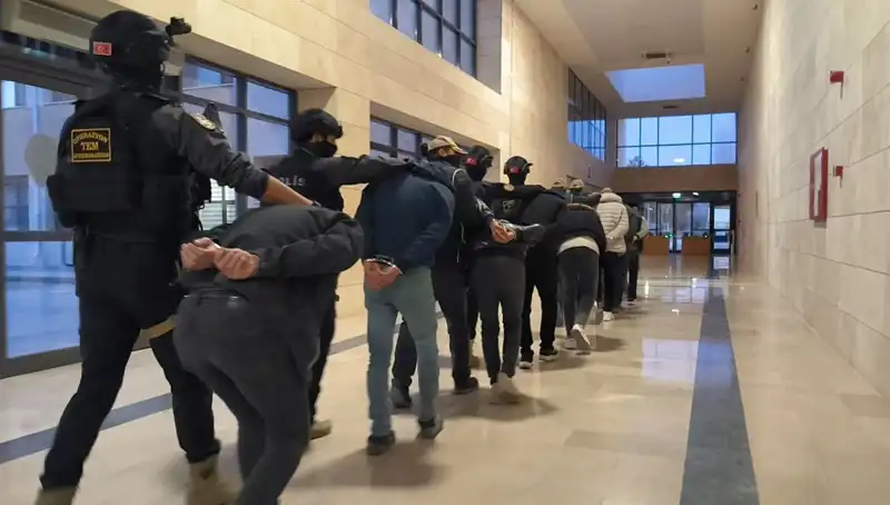 47 İlde DAEŞ Çökertildi: 298 Şüpheli Operasyonda Yakalandı!