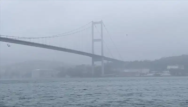 İstanbul Boğazı'nda Gemi Trafiğine Sis Engeli: Alınan Önlemler Nelerdir?