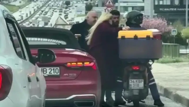 D-100'de Bir Motokuryenin Korku Dolu Anları: Silah Çekildi!