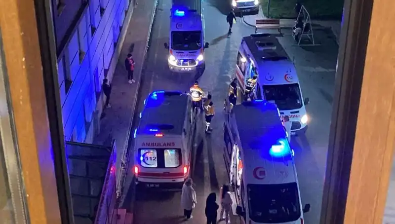 Öğrencilerin Akşam Yemeği Kabusu: 53 Kişi Hastaneye Kaldırıldı