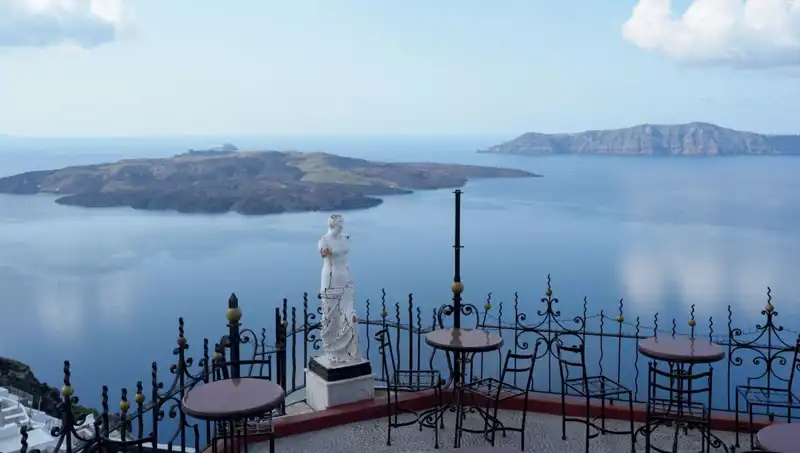 Santorini’de Endişe: Ada Sulara Gömülebilir mi?