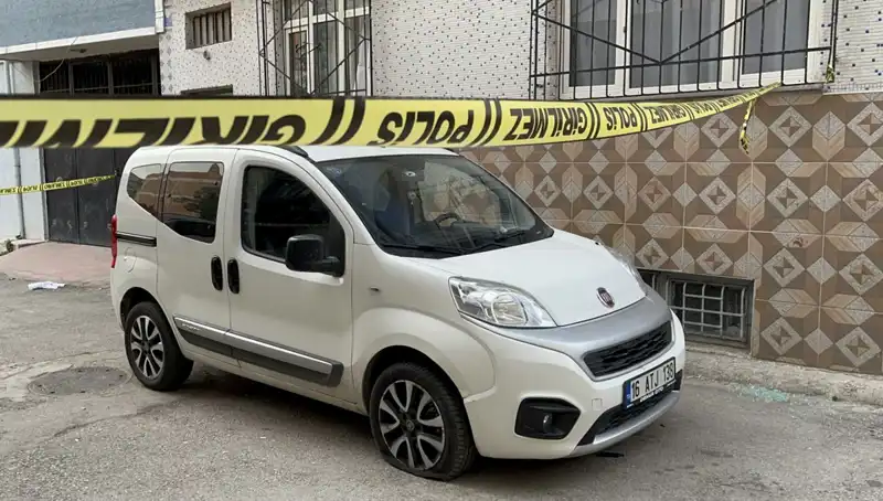 Bursa'da Silahlı Saldırı! Yaralı ve Kaçan Saldırganlar Rahatsız Edici Bir Korku Yaratıyor