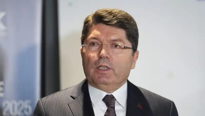 CHP'ye Kayyum İddiaları: Siyasi Kriz Derinleşiyor mu?