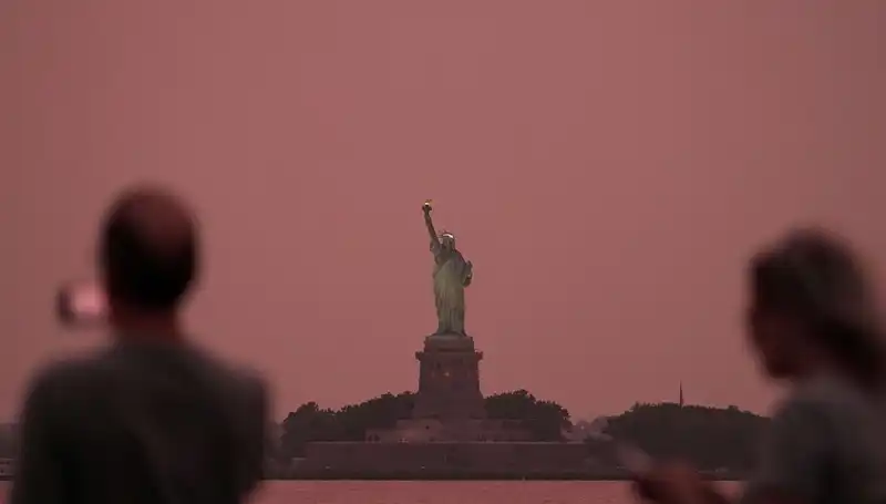 Kanada Orman Yangınları, New York'un Gökyüzünü Dumanla Kapatıyor!