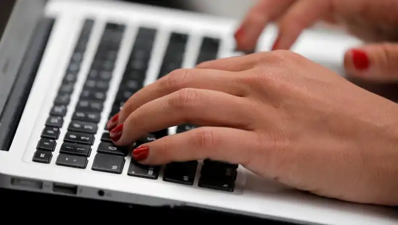 Laptop Mikrofonları: Kapalıyken Bile Dinlenmenizin Şaşırtıcı Tehlikesi