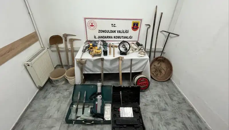 Çaycuma'da Kaçak Kazı İhbarı: Beş Kişi Gözaltına Alındı