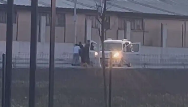 Drift Yapan Araçtan Yola Fırladı: Elim Kaza Geliyorum Dedi