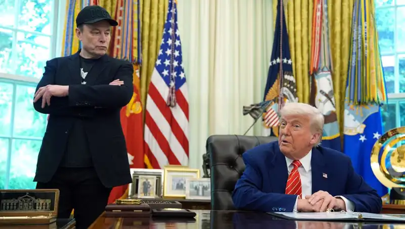 Trump’a Anket Darbesi: Cumhuriyetçi Seçmenler Musk’ın Partisini Tercih Ediyor