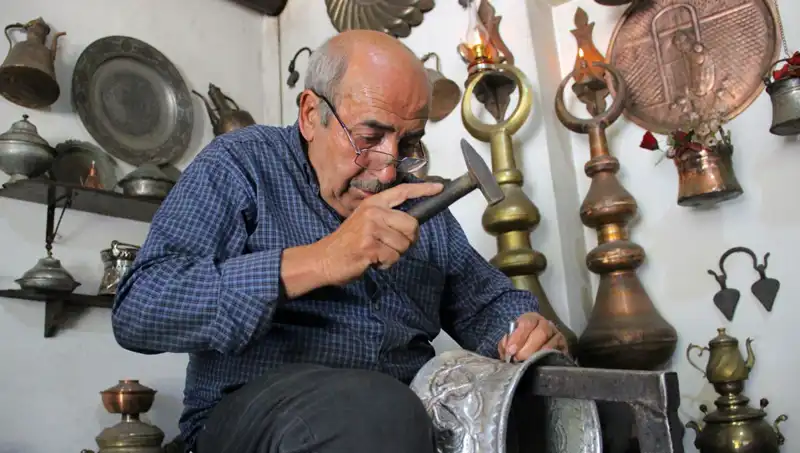 Yarım Asırlık Yolculuk: Sanat ve İş Hayatını Birleştiren Usta