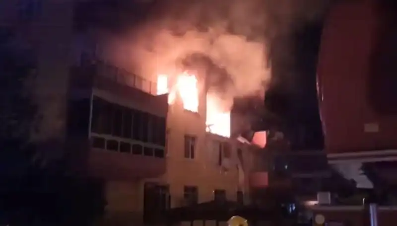 Konya'da Dört Katlı Binada Doğalgaz Patlaması: Yaralı Sayısı 12'ye Ulaştı