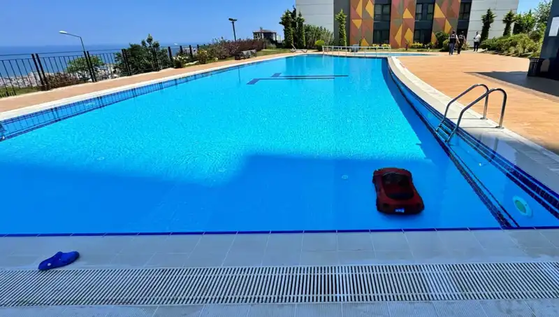 Samsun'da Küçük Çocuğun Havuz Kazası: Akülü Arabasıyla Suya Düşmesi