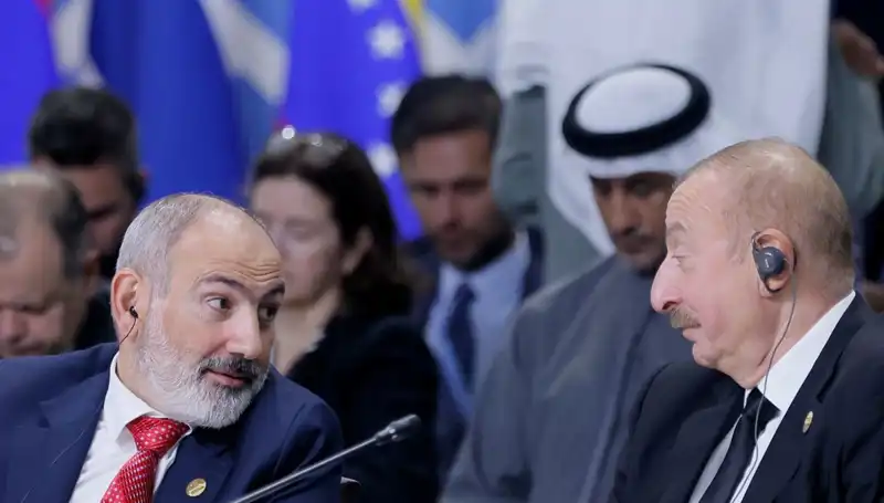Aliyev ve Paşinyan'dan Tarihi Barış Görüşmesi: Umutlar Yeniden Yeşeriyor!