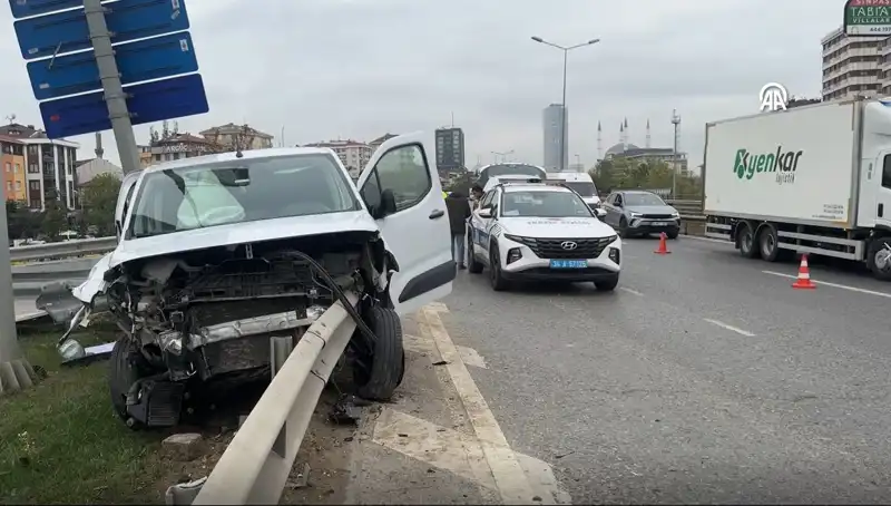 Otoyolda Feci Kaza: Bariyere Saplanan Araçta Yaşananlar Şok Etti