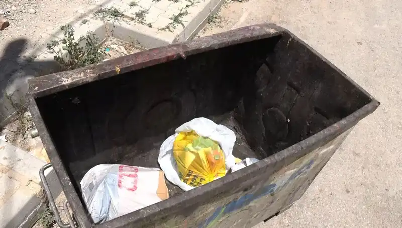 Evde Doğum Yapan Kadın, Bebeğini Çöpe Attı: Şok Edici Olay!