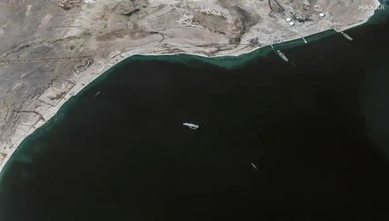 Yunan Gemisi Üzerinde Saldırı: Mürettebat Son Anda Kurtarıldı!